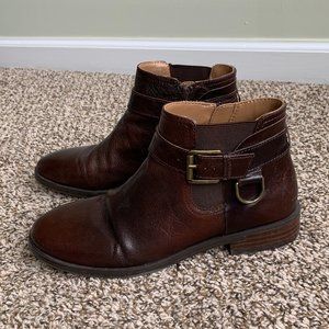 AEROSOLES "Susan" Ankle Bootie